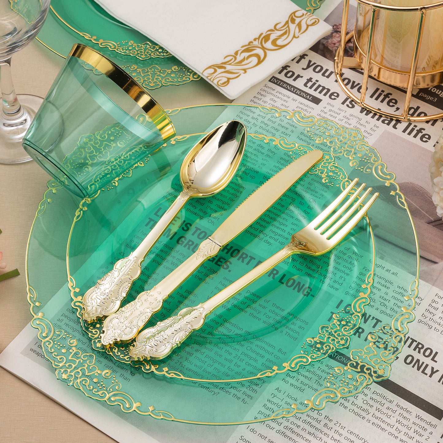 Disposable Retro Dinnerware Set for Party, Wedding