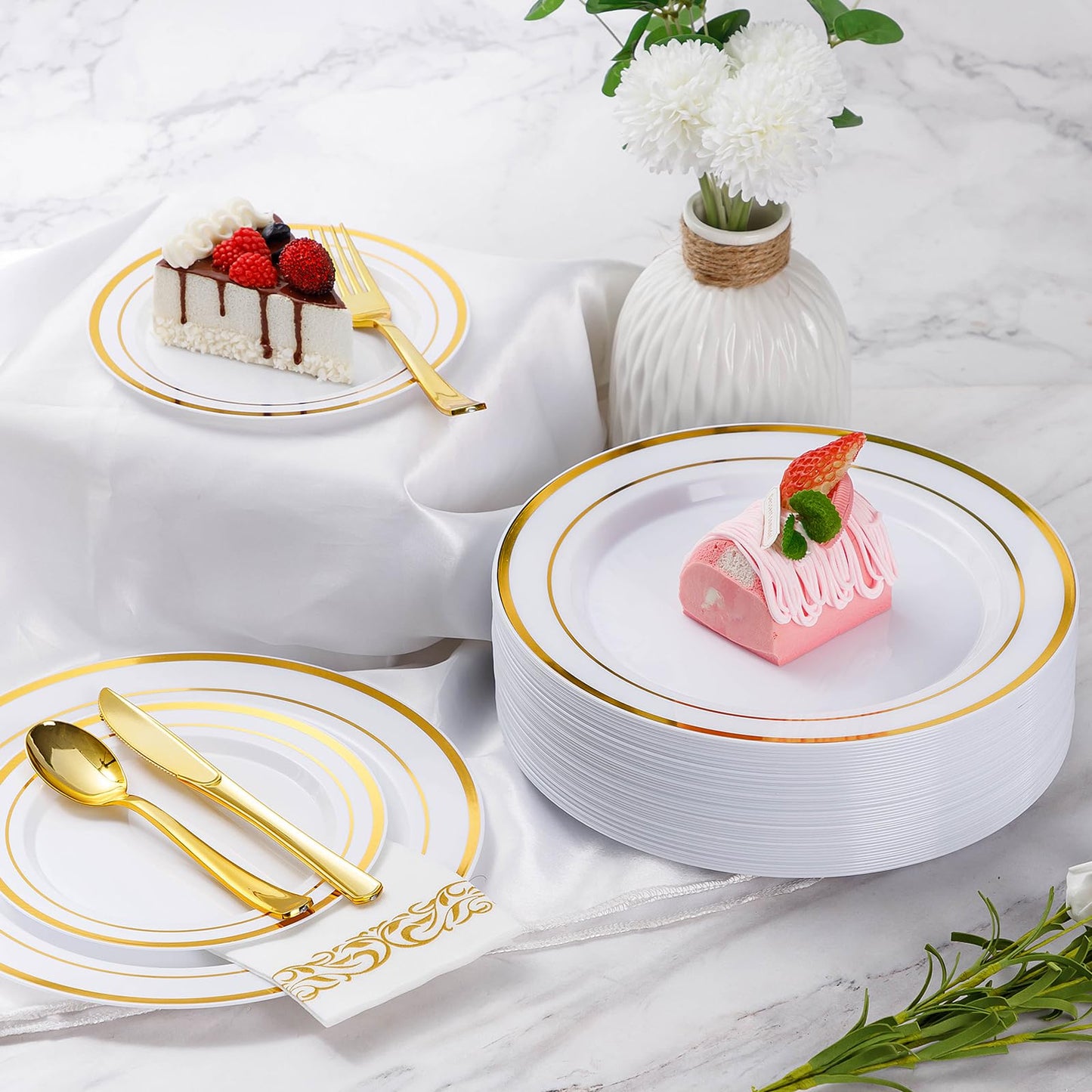 Goodluck 700 Piece Disposable Gold Dinnerware Set for 100 Guests