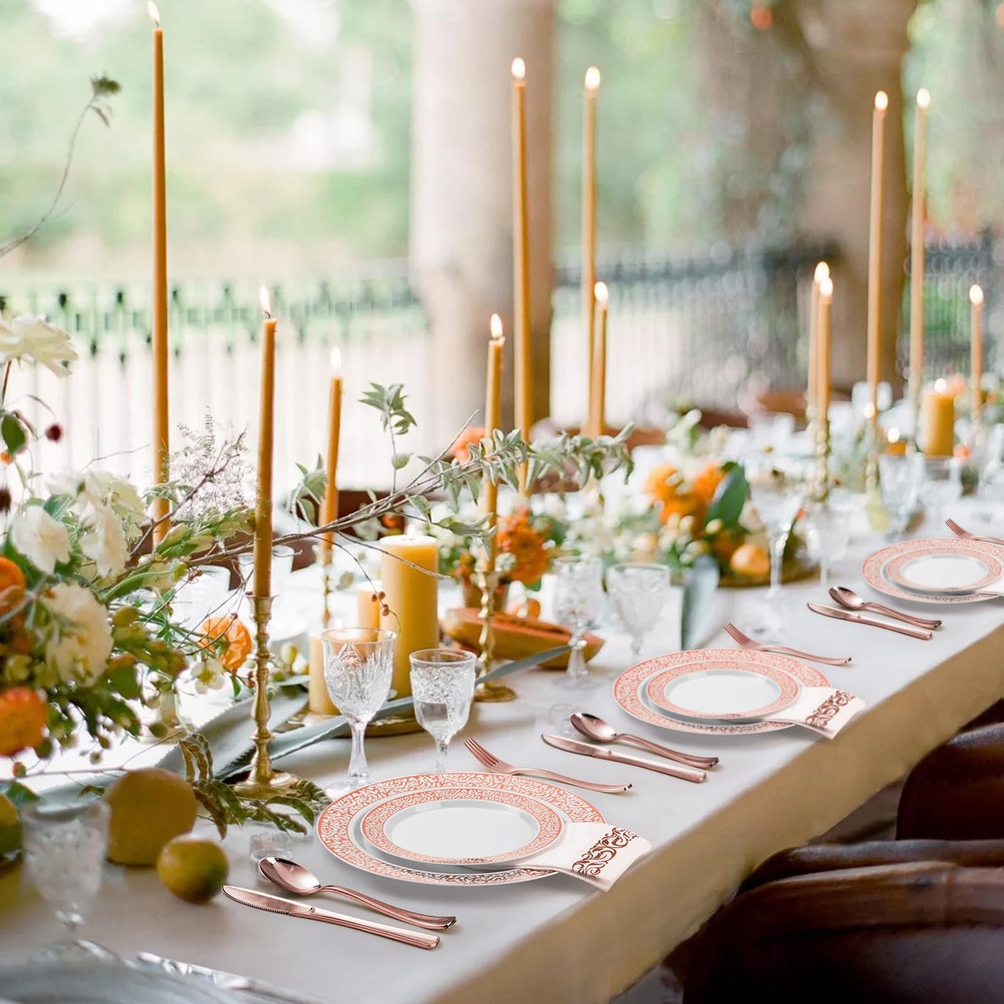 Goodluck 700-Piece Disposable Relief Rose Gold Plastic Dinnerware Set for 100 Guests